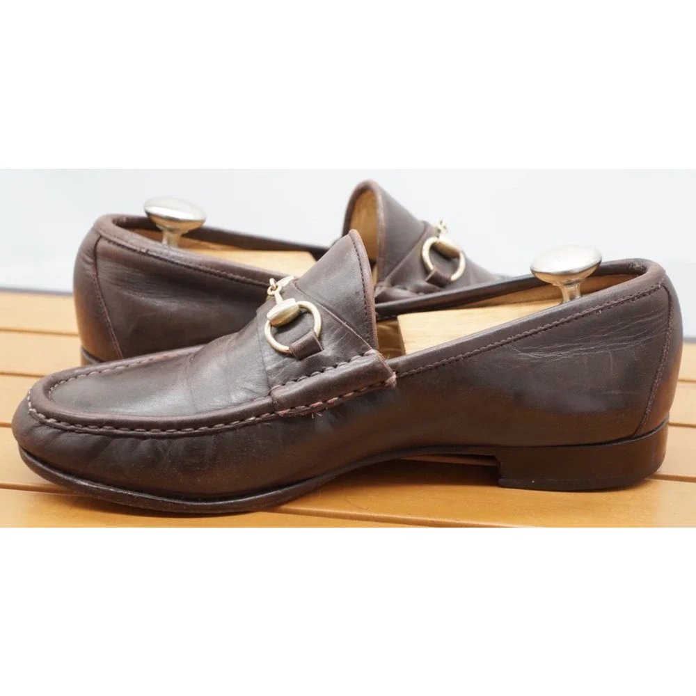 $1090 GUCCI men's leather horsebit loafers w/gold bit - dark brown - US 9.5 D